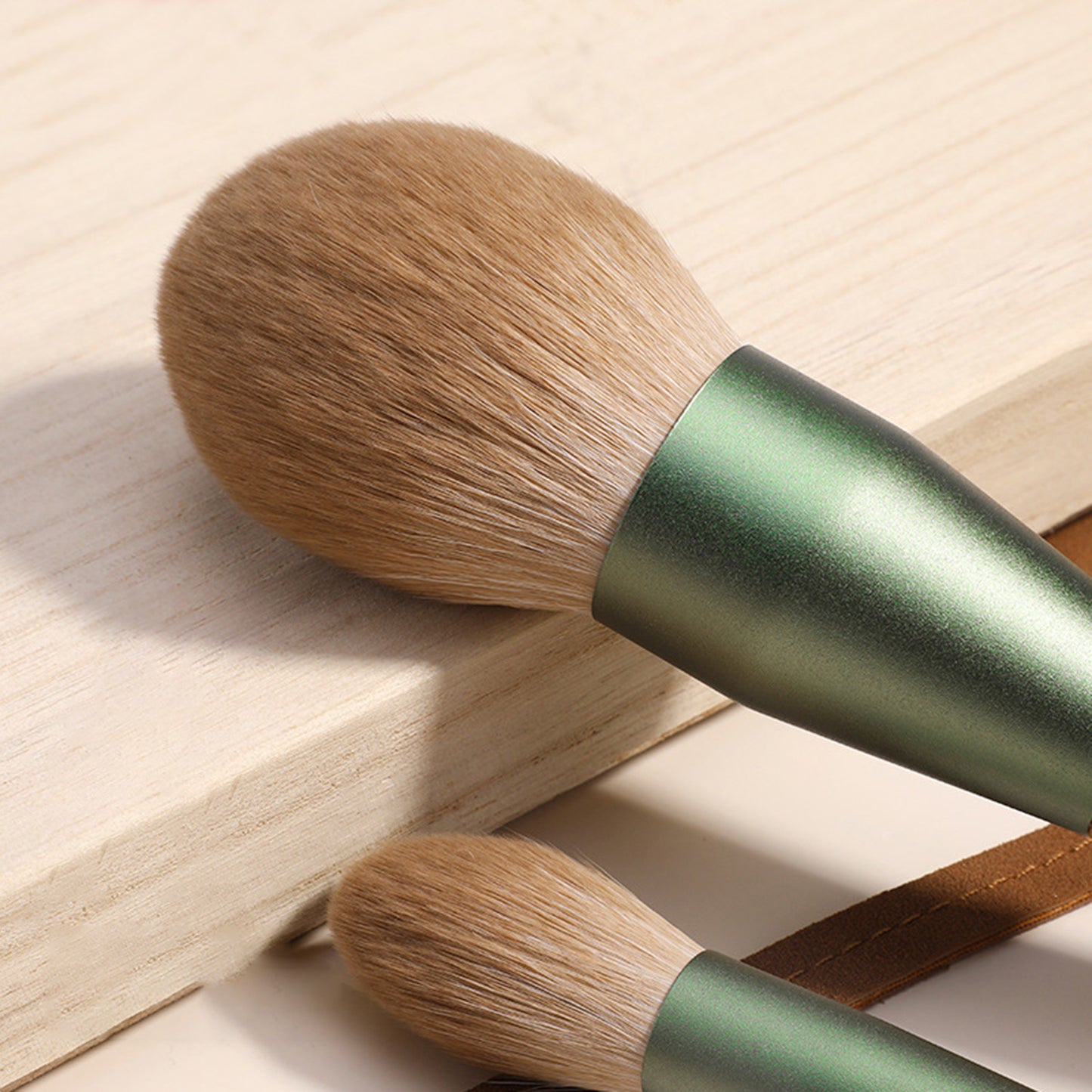 10Pcs / Set Makeup Brushes Synthetic Bristle Brushes with Storage Bag for Eyeshadow Concealer