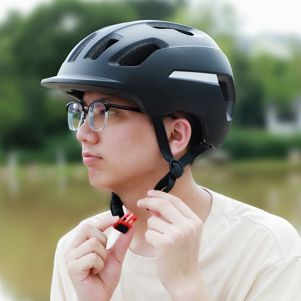 WEST BIKING Mountain Bike Helmet with Sun Visor Ultralight Bicycle Helmet Outdoor Sports Safety Helmet
